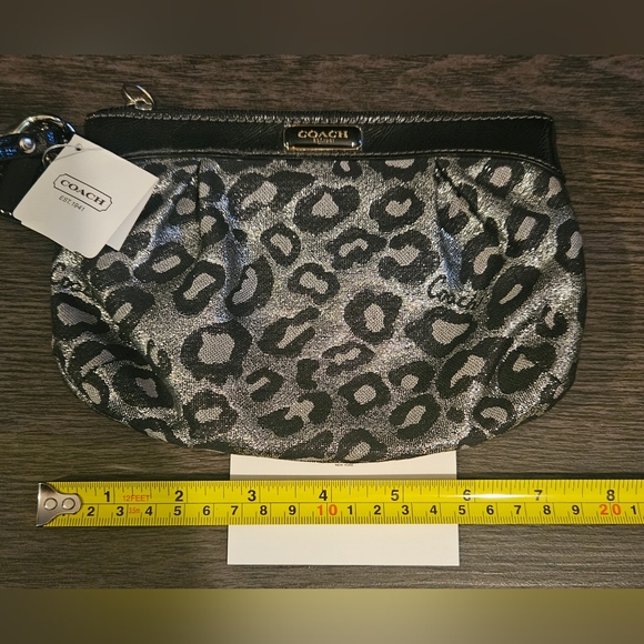 New With Tags! Cheetah/ Leopard Print COACH Wristlet/Wallet Silver w/ Black - Picture 4 of 11